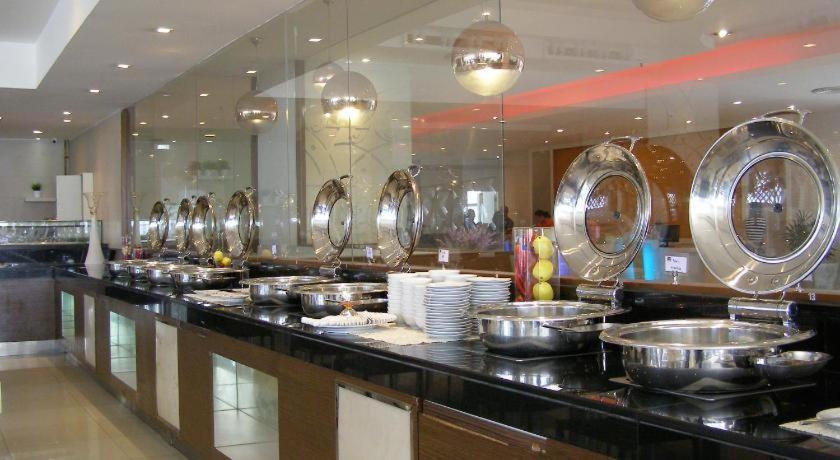 Iyarin@Tuk Chang Ratchayothin Hotel Μπανγκόκ Εξωτερικό φωτογραφία